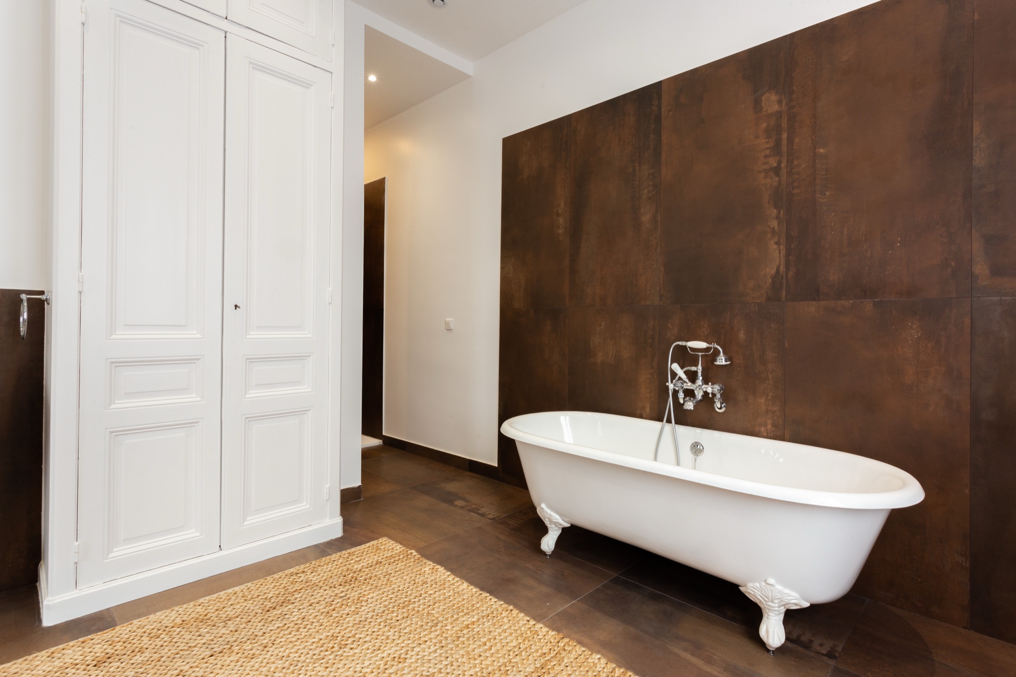 Baignoire rétro de la suite parentale